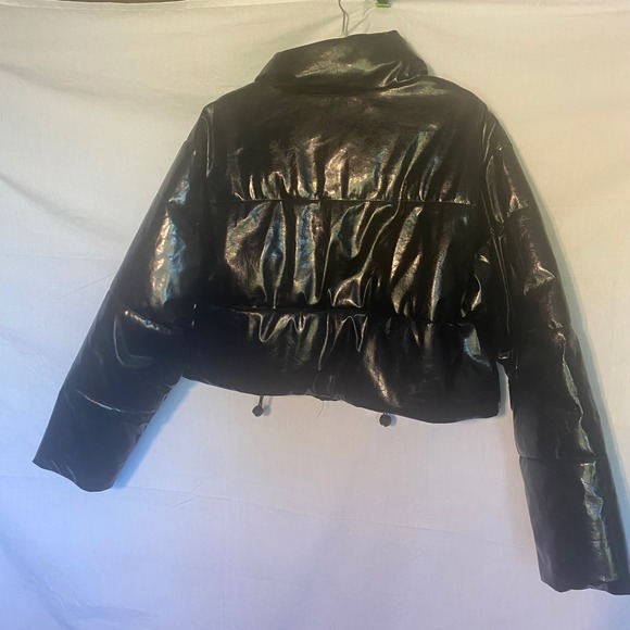 PRETTYLITTLETHING Black Patent Leather Puffer Jacket Cropped Funnel Neck Sz 8 - Picture 3 of 6